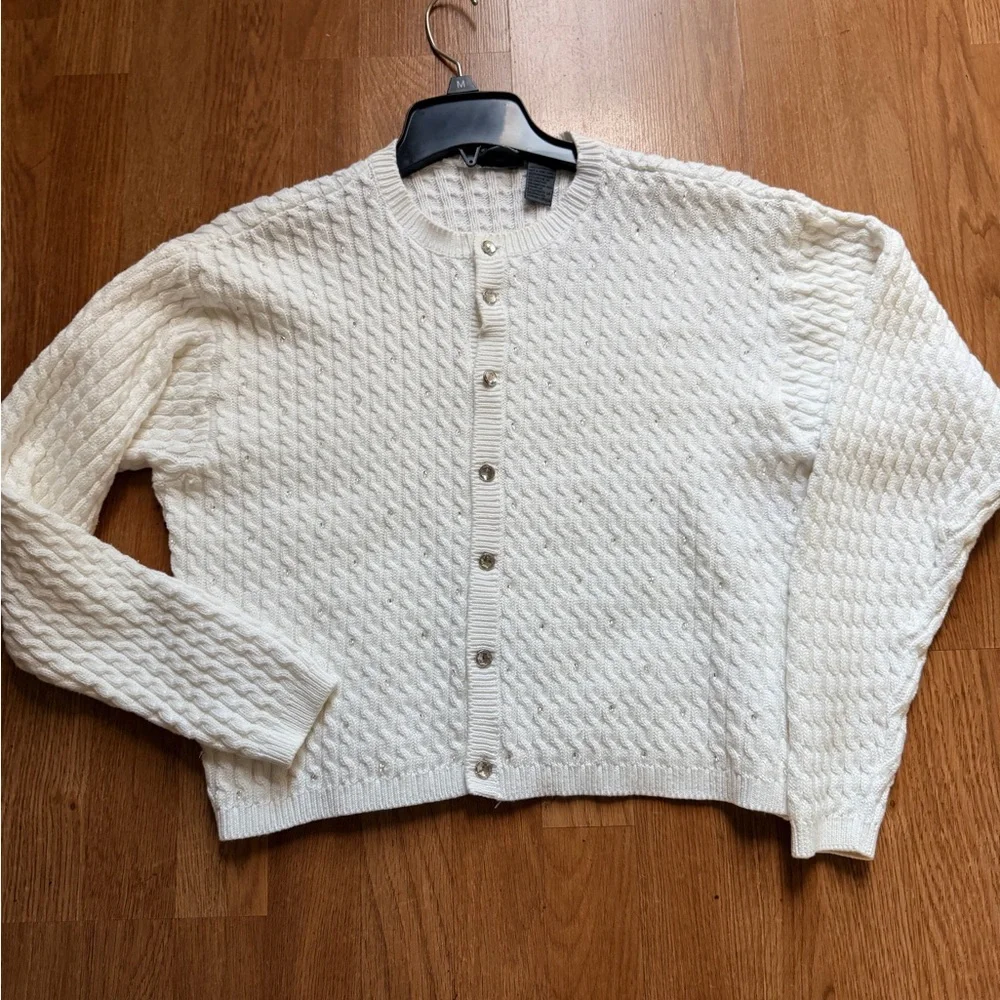Elegant White Button-Up Cardigan Sweater - Picture 11 of 13